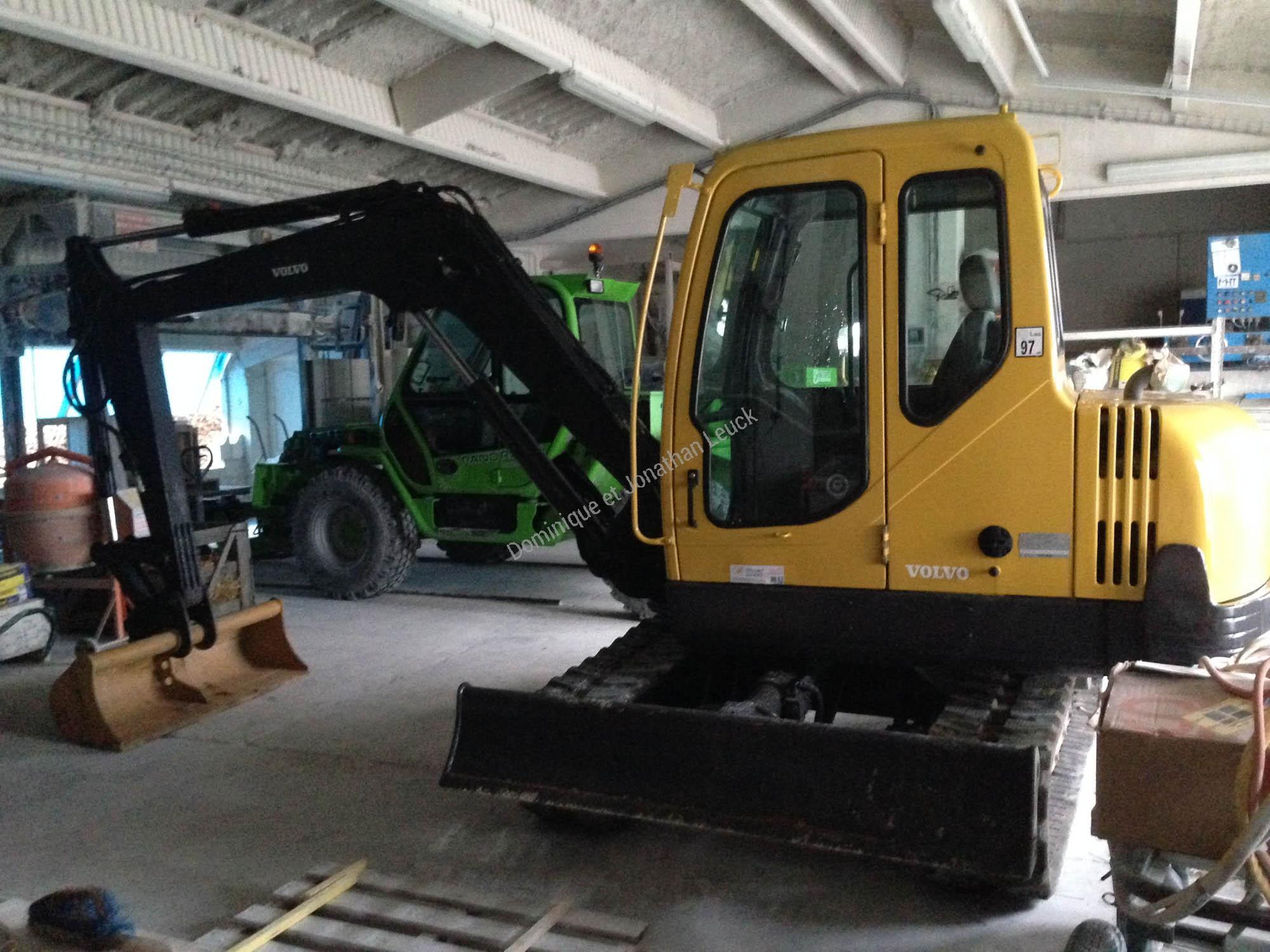 Acquisition d'une mini pelle VOLVO