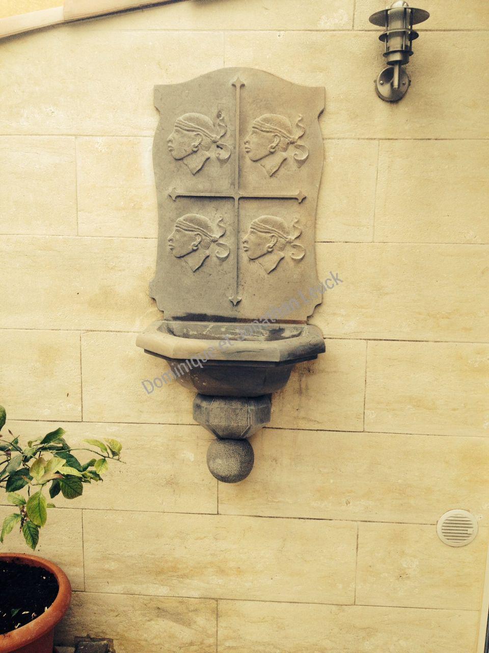 Sculpture d'un blason