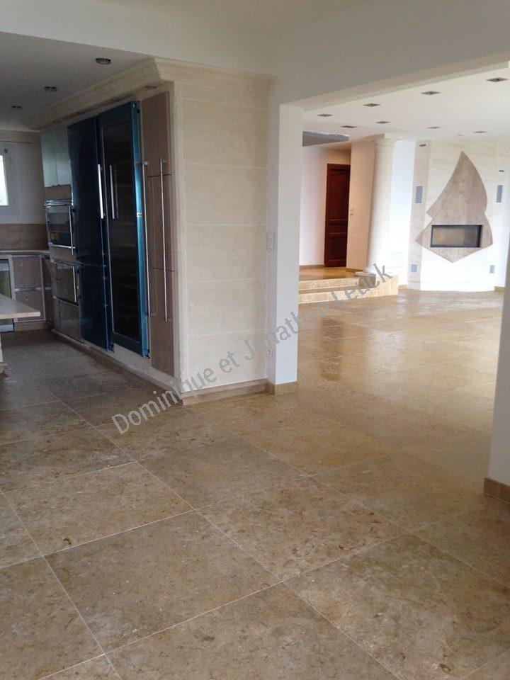 Traitement sur marbre d'Egypte (jaune perle) avec notre produit d'impréssion, chantier sur Sanary sur Mer à proximité de Cassis et de Marseille