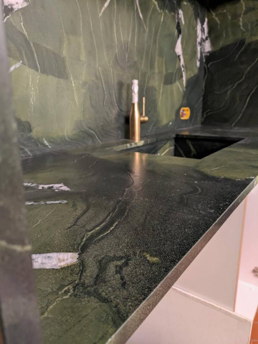 Evier en Quartzite Jungle Avocatus