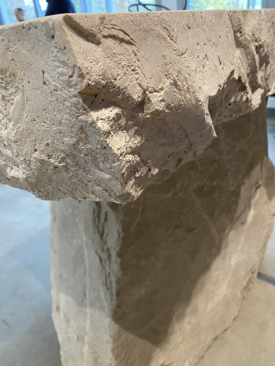 Table sur-mesure en Pierre de Vianne à Châteaurenard