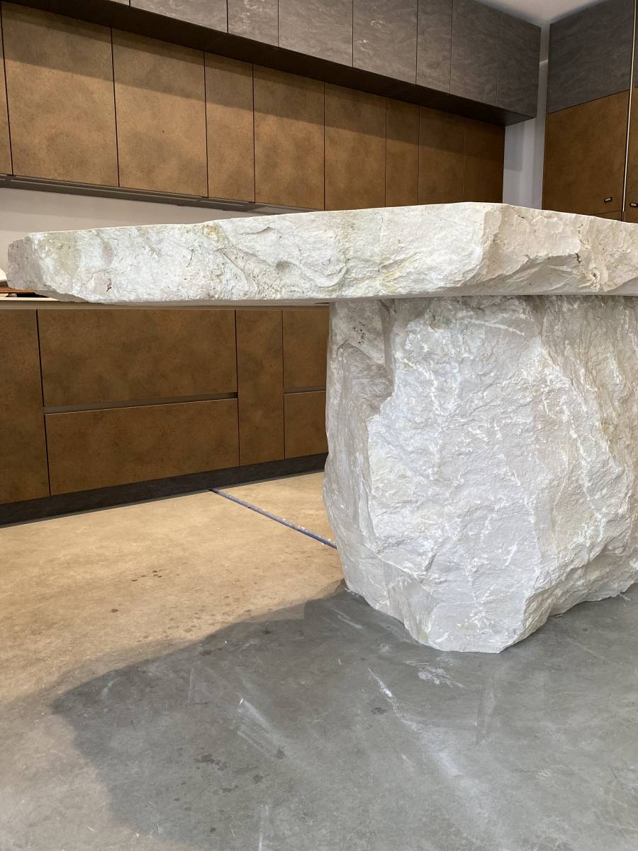 Table sur-mesure en Pierre de Vianne à Châteaurenard