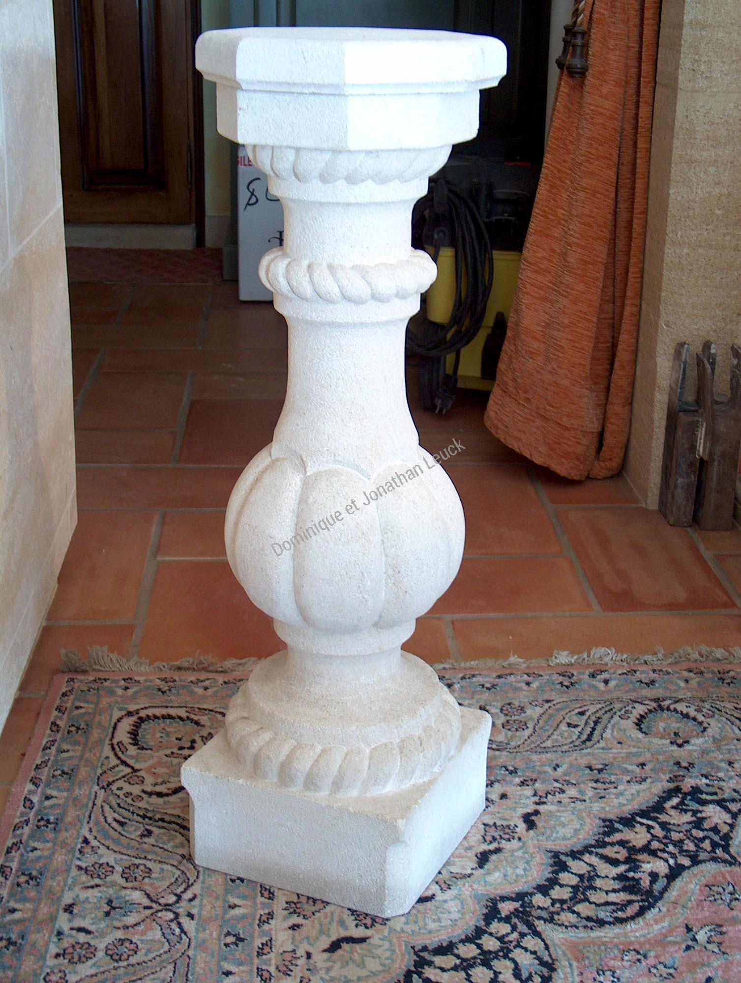 Balustre en pierre de Mauzens ou Estaillades