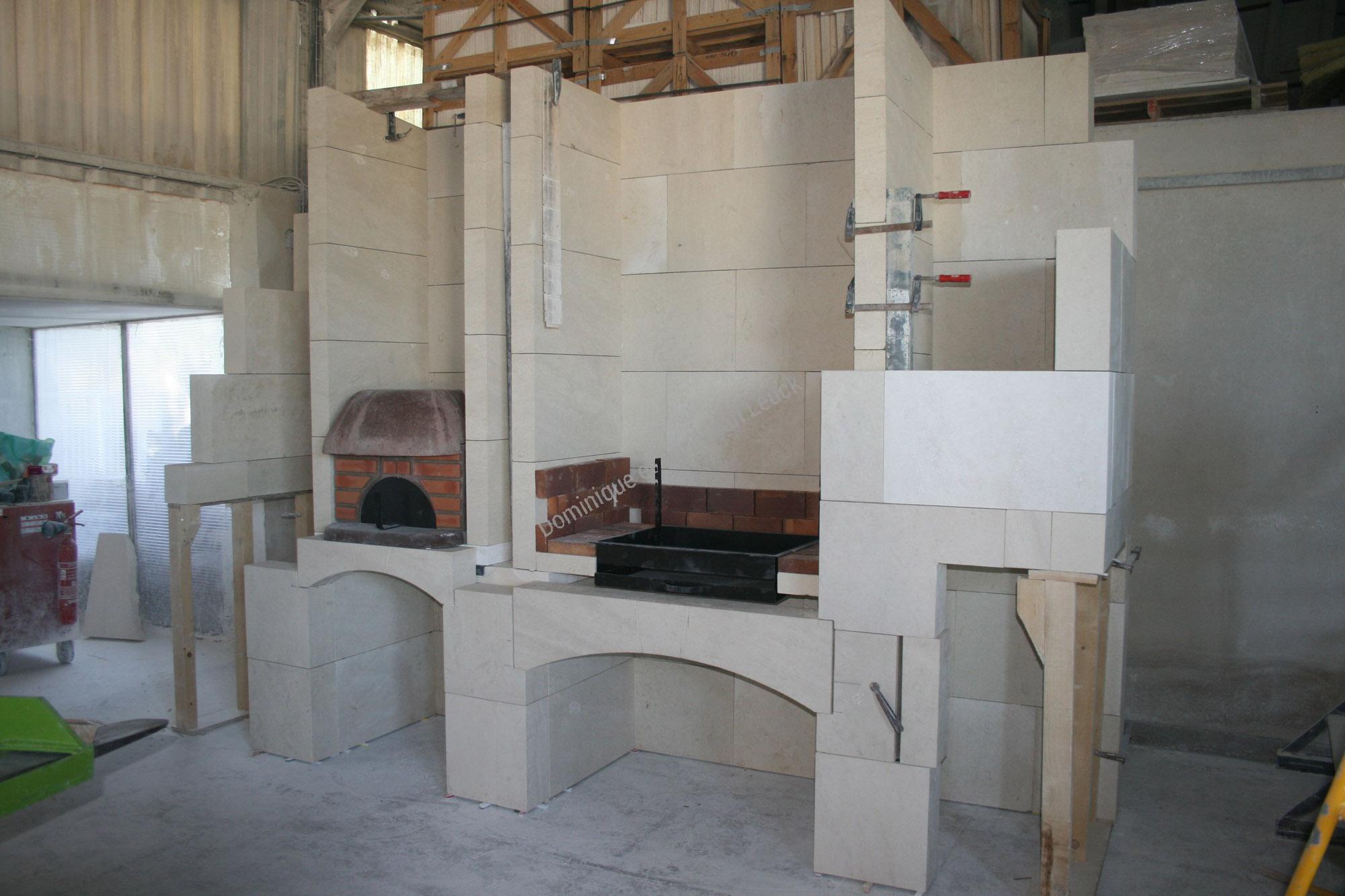 Aménagement barbecue en pierre, marbre ou granit