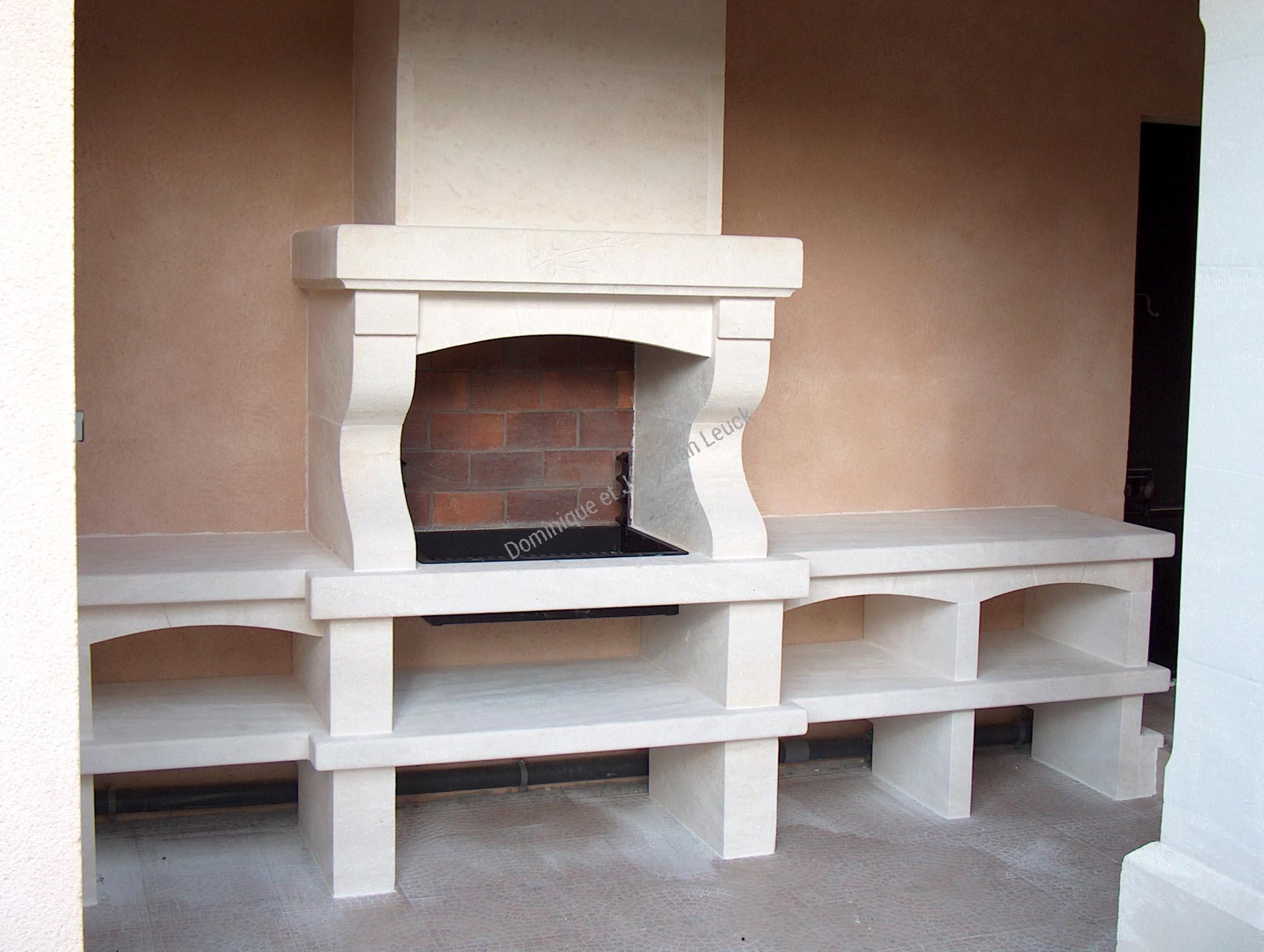 Aménagement barbecue en pierre, marbre ou granit