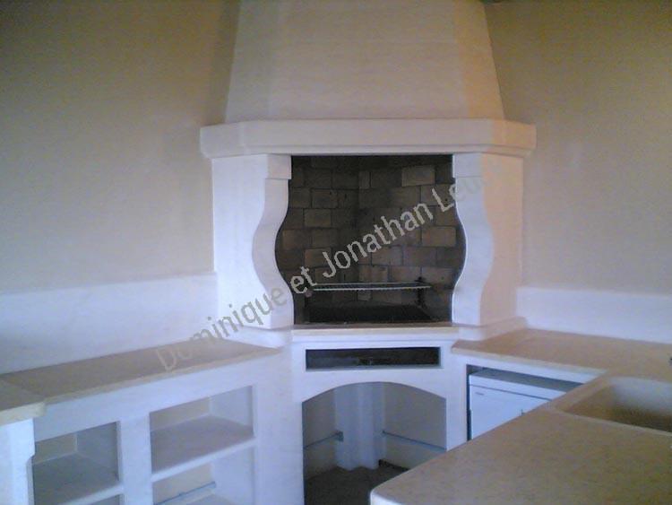 Aménagement cuisine extérieur en pierre