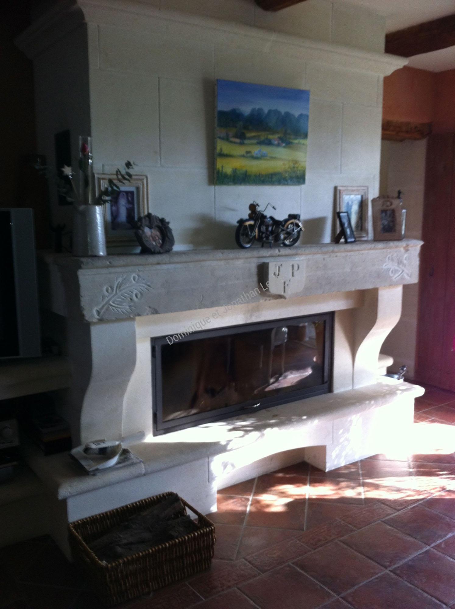 Rénovation d'une cheminée, intégration d'un foyer fermé TOTEM