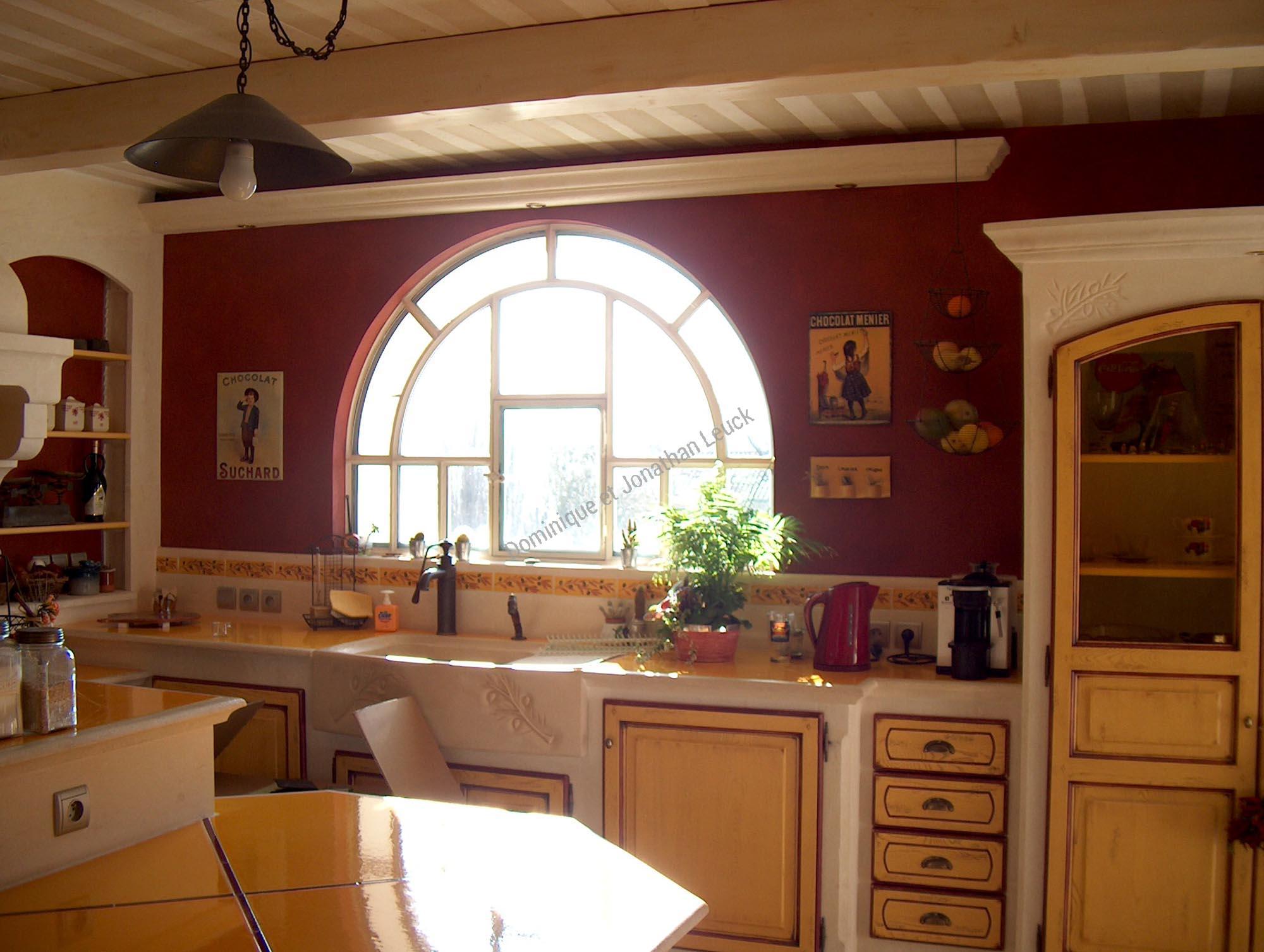 Cuisine en pierre blanche d'Estaillades