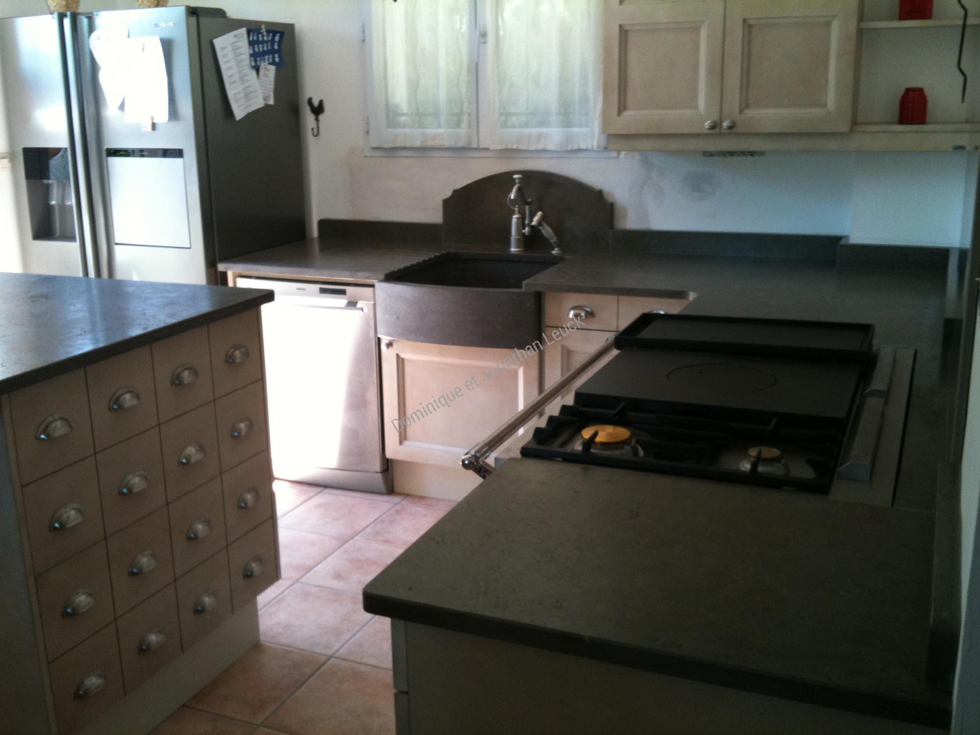 Cuisine en pierre blanche d'Estaillades