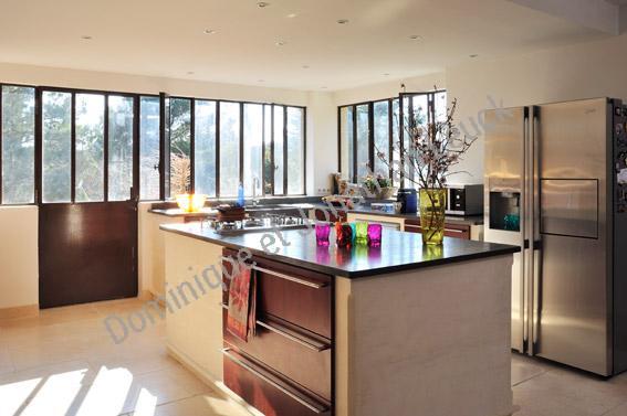 Cuisine en pierre blanche d'Estaillades