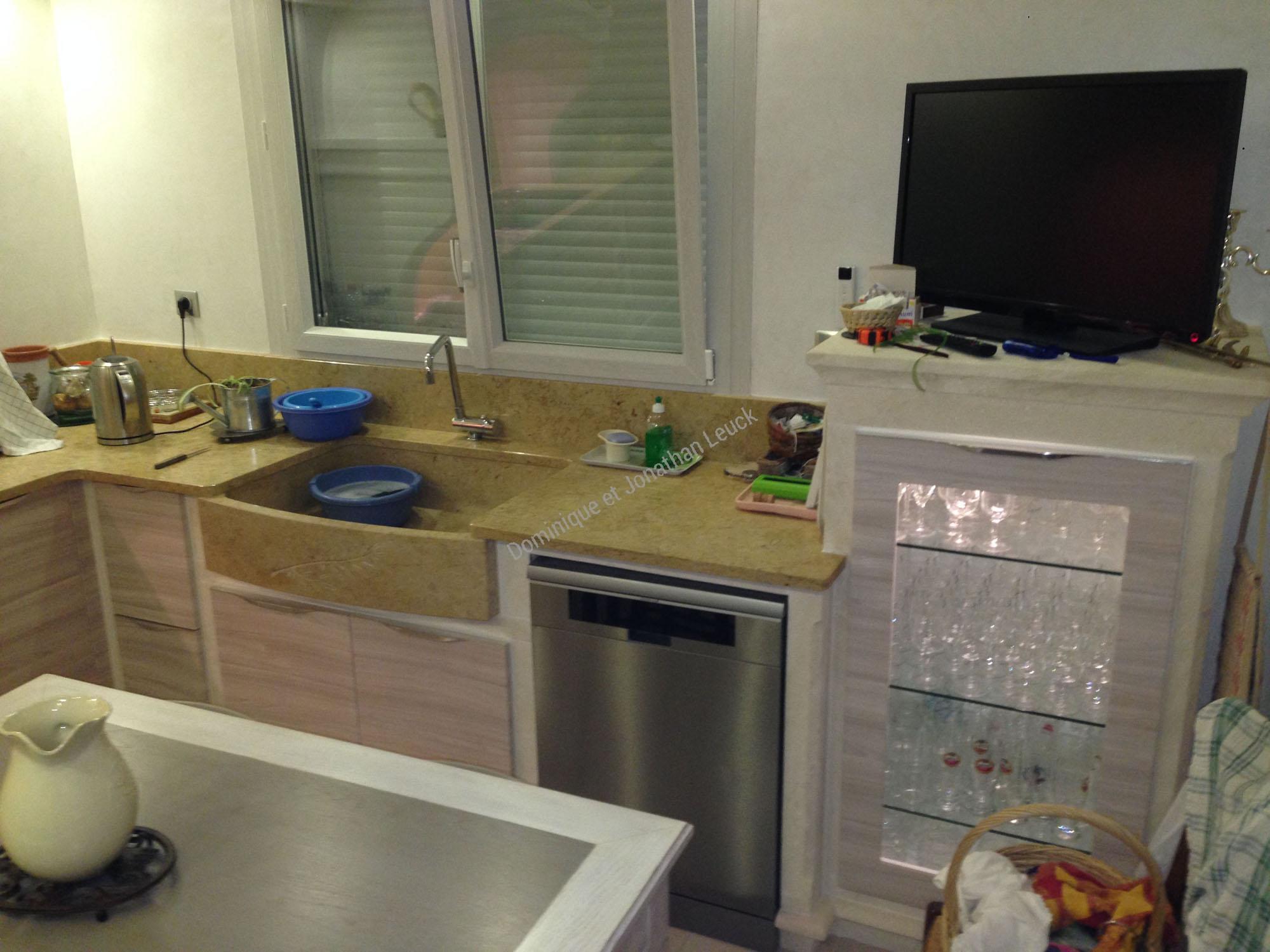 Cuisine en pierre blanche d'Estaillades