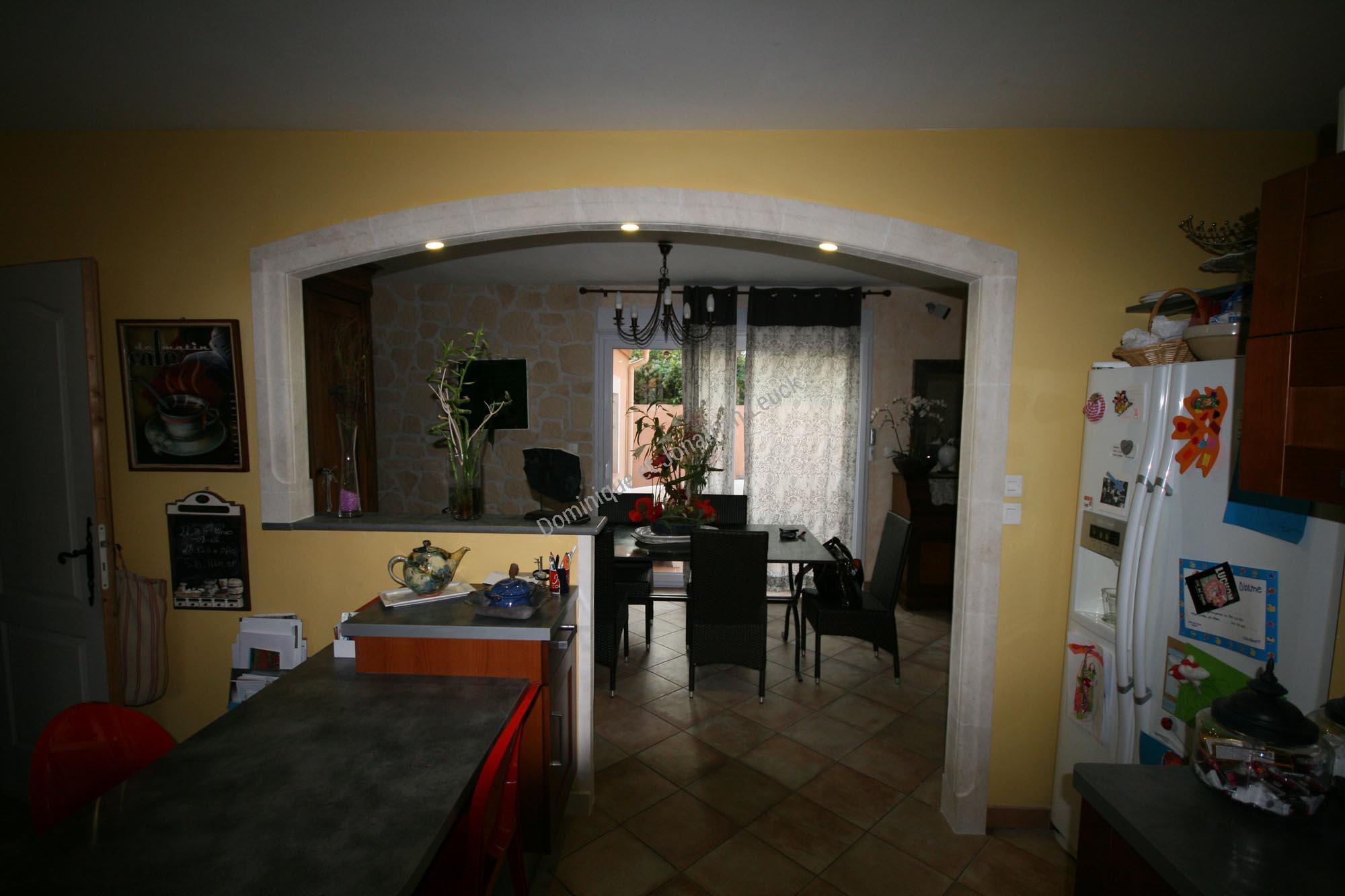 Encadrement massif en pierre d'Estaillades