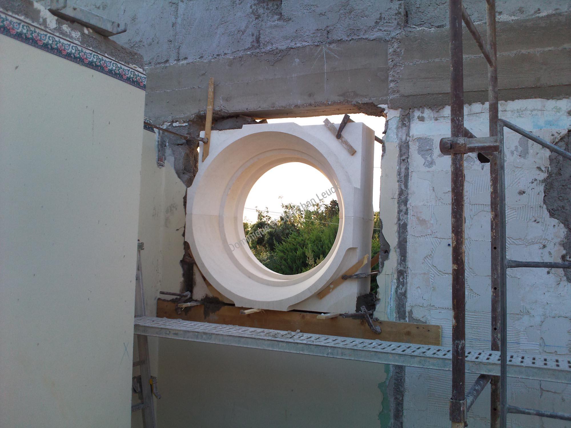 Encadrement massif en pierre d'Estaillades