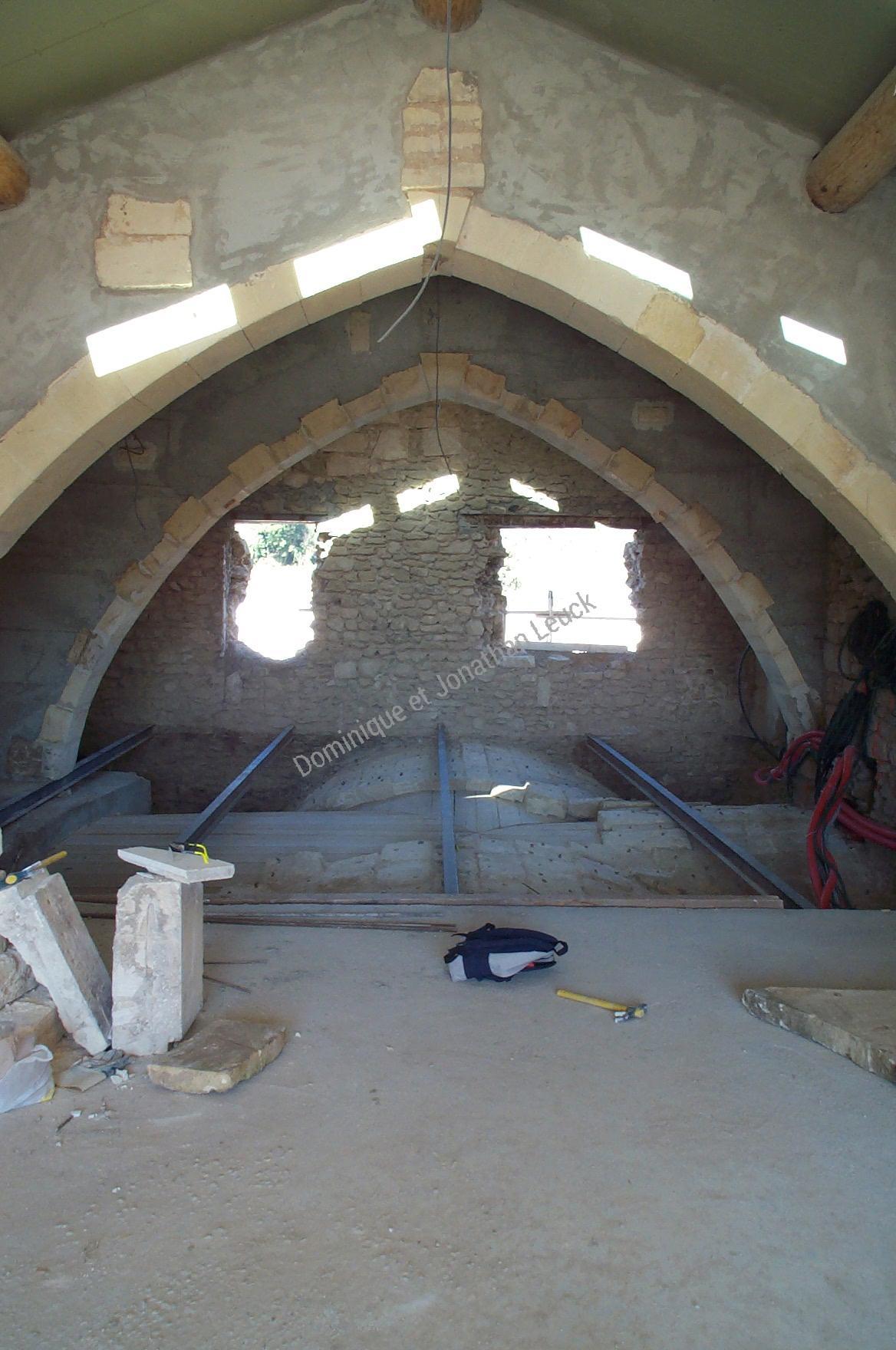 Encadrement en pierre de Fontvieille