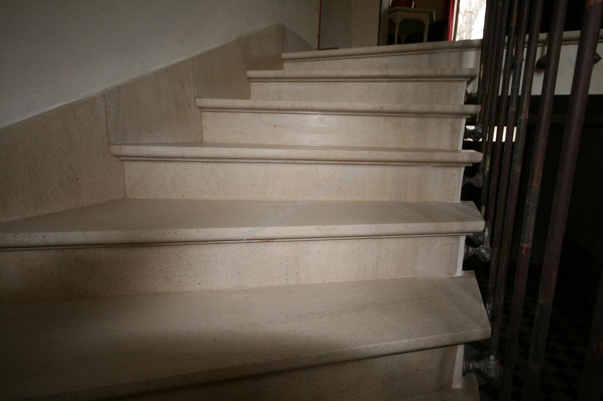 Escalier en pierre de Bourgogne