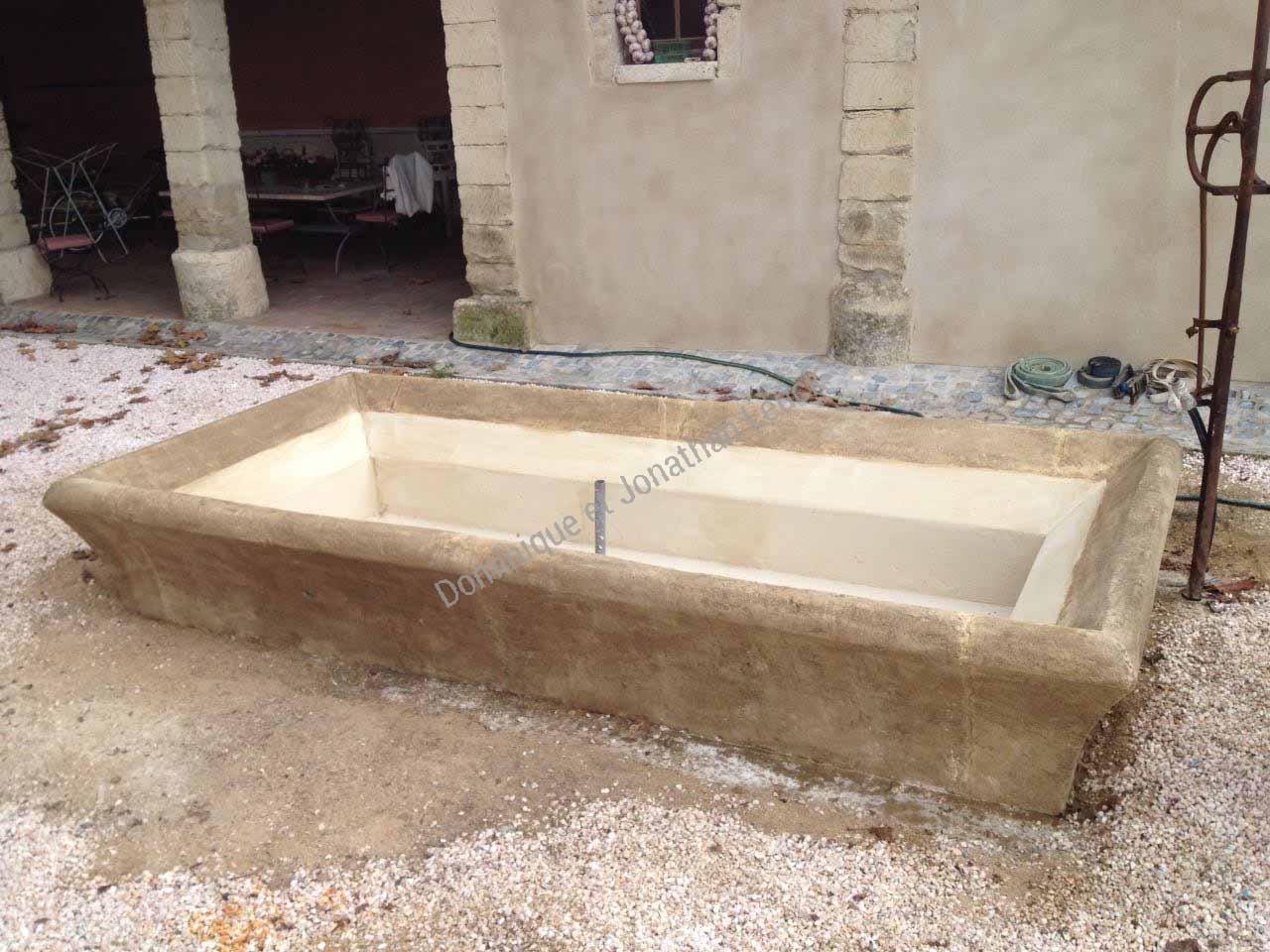 Fontaine murale sur-mesure en pierre de Fontvieille