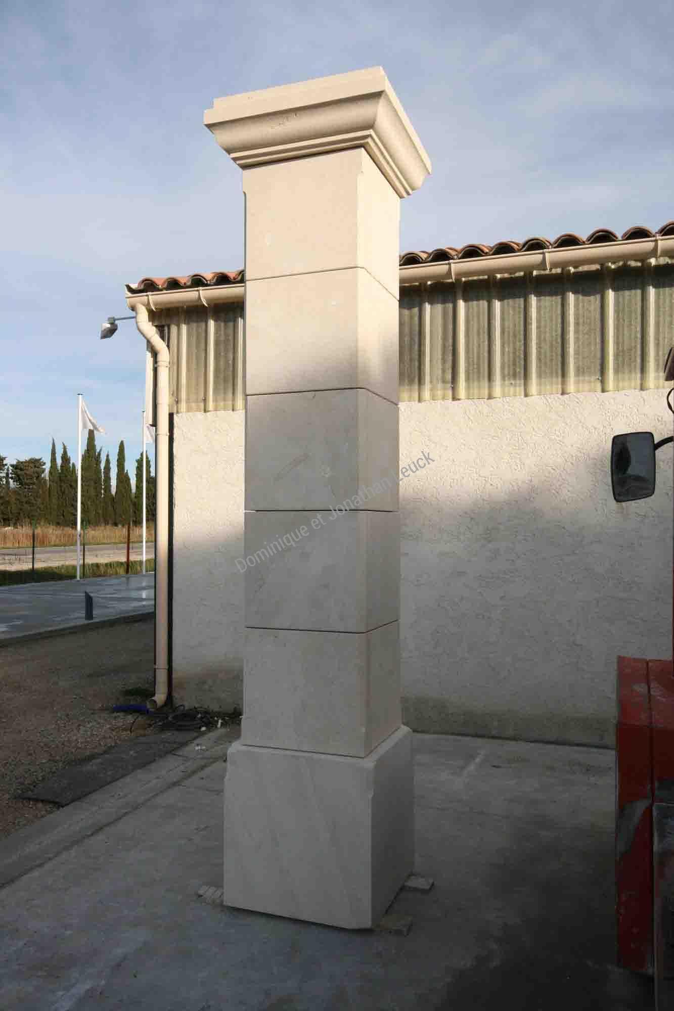 Piliers de portail en pierre