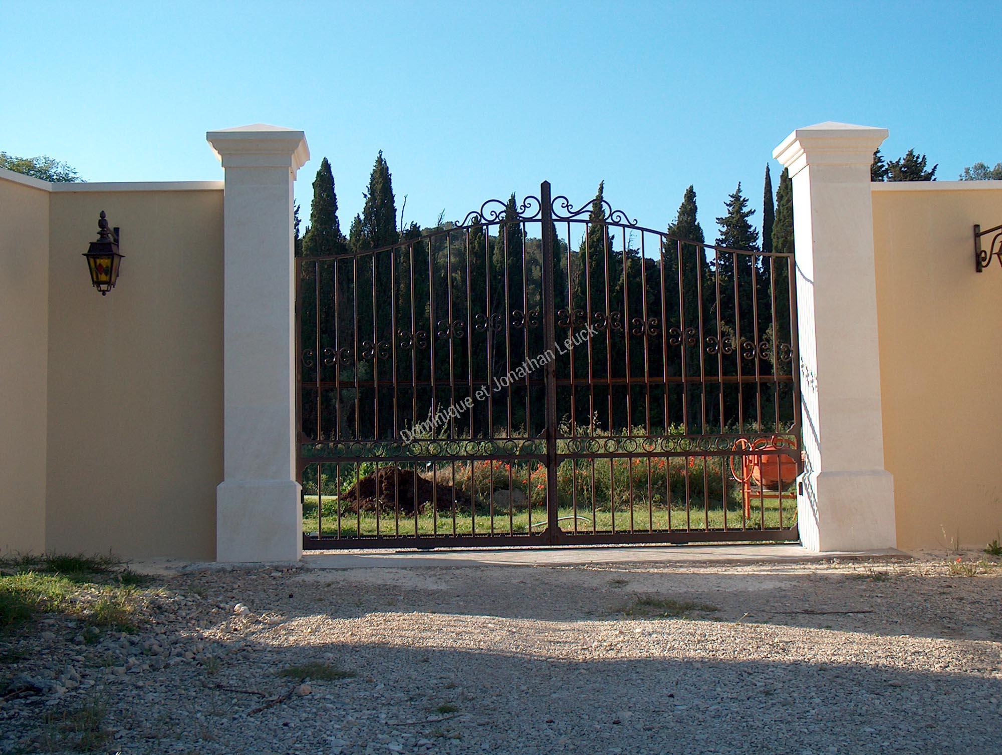 Piliers de portail en pierre