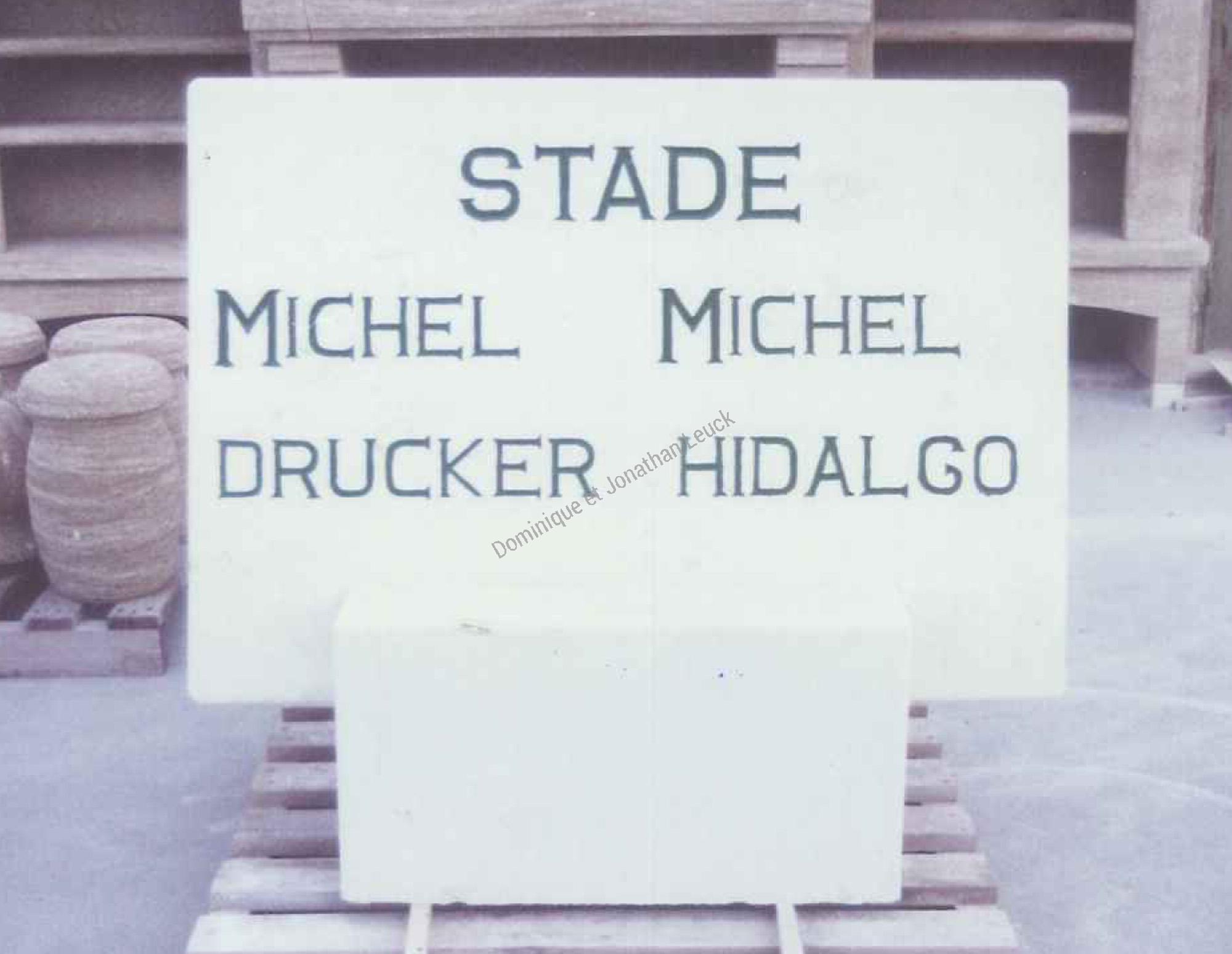 Sculptures et bas-reliefs en pierre