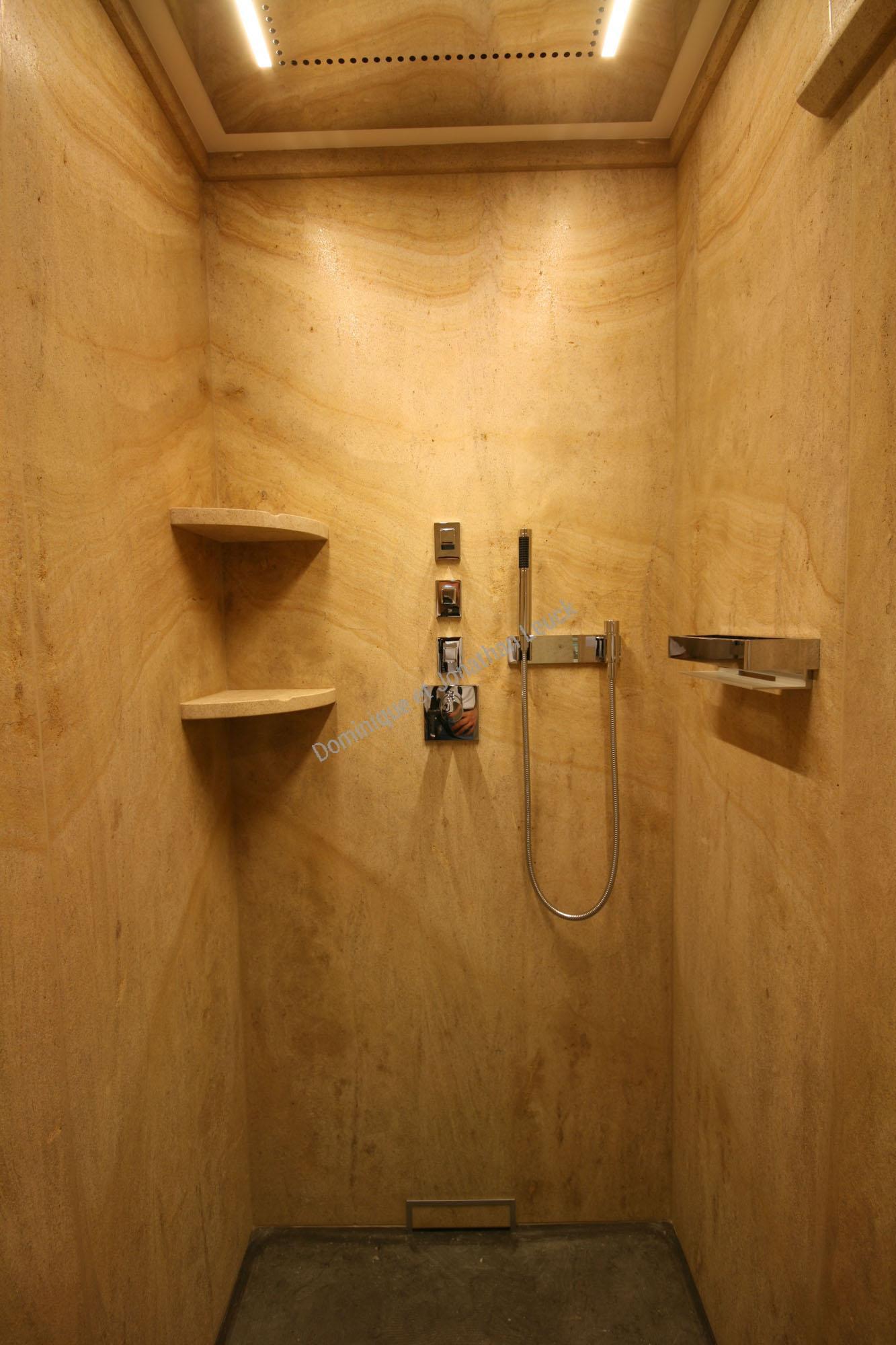 Parois de douche en pierre